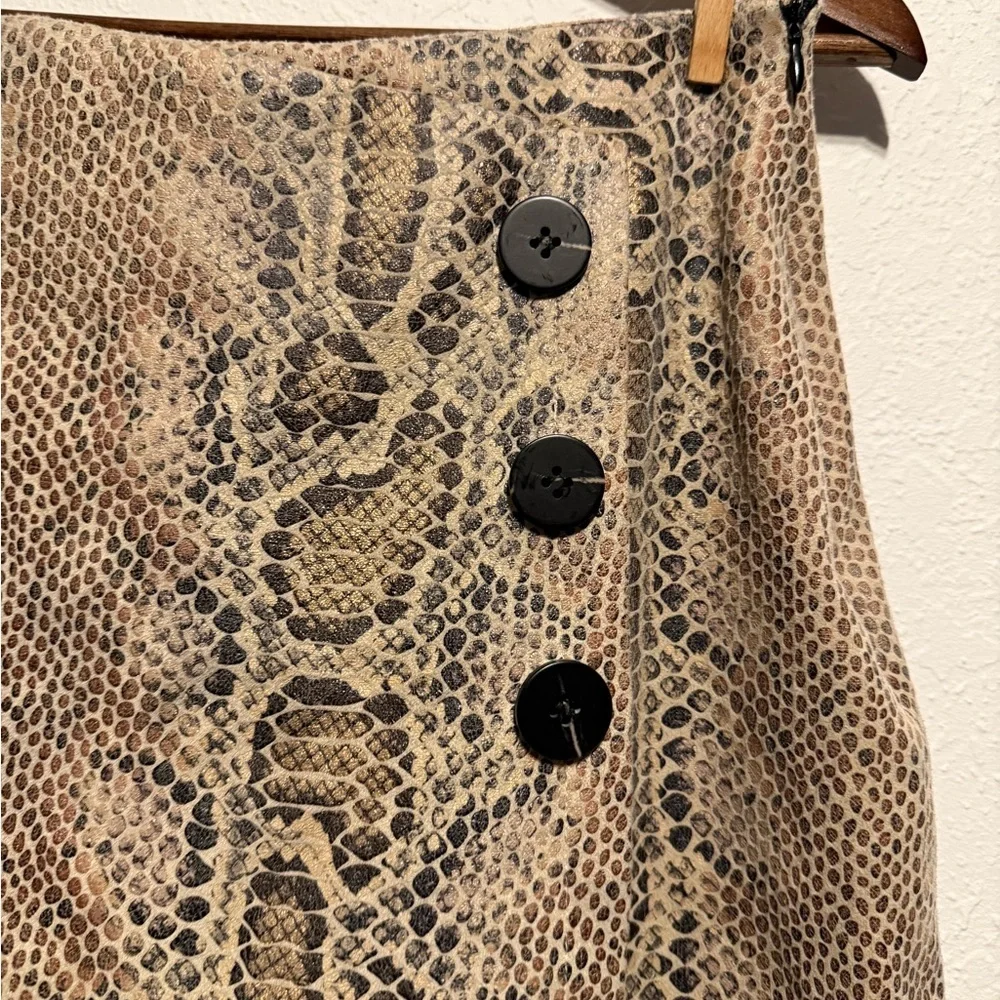 Haute Monde Snakeskin Print Button Front Wrap Layered Skort Size Medium Mini Tan